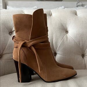Banana Republic Camel Heeled Boots